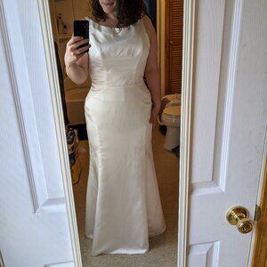 Sorella Vita Ivory Silk Dress